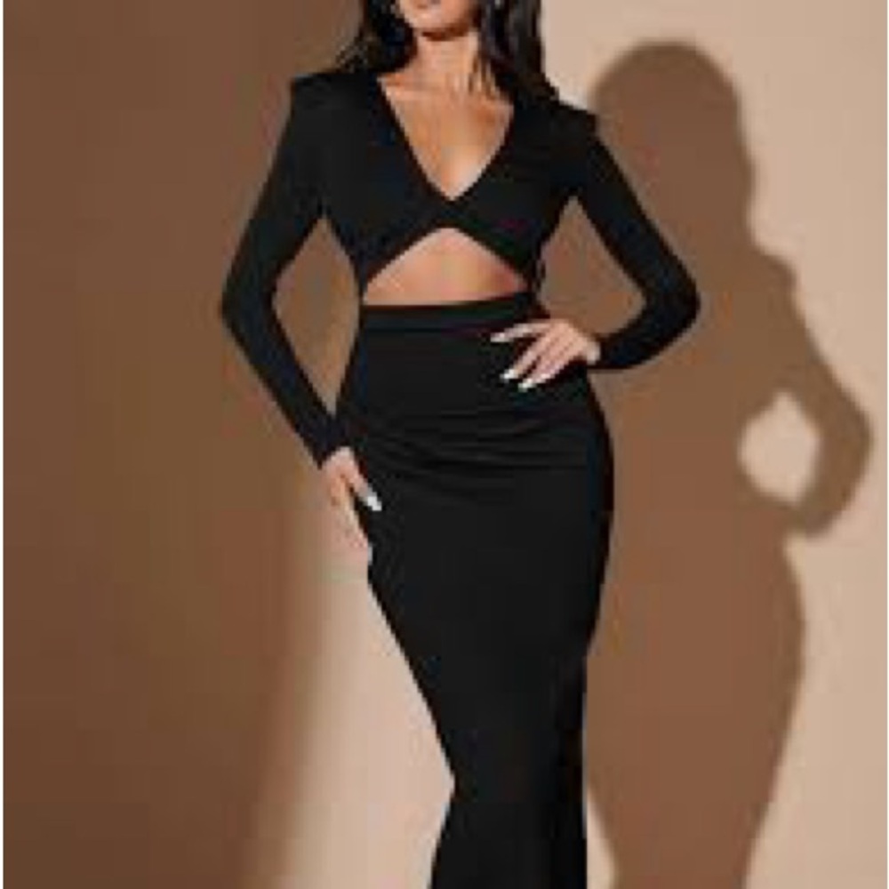 ‼️WOW‼️Meshki Kaesha Long Sleeve and Maxi Skirt Set
